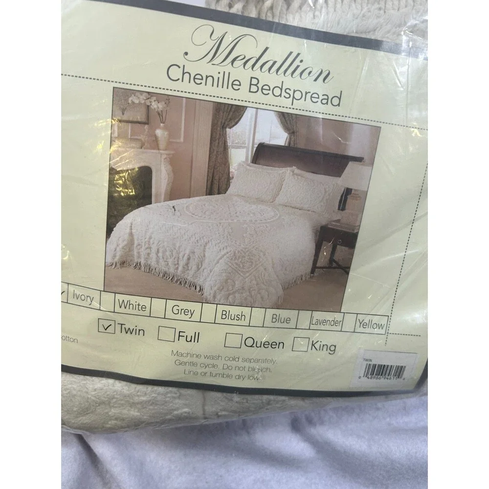 Medallion Chenille Bedspread Twin Ivory 100% Cotton Vintage-Inspired Fringe